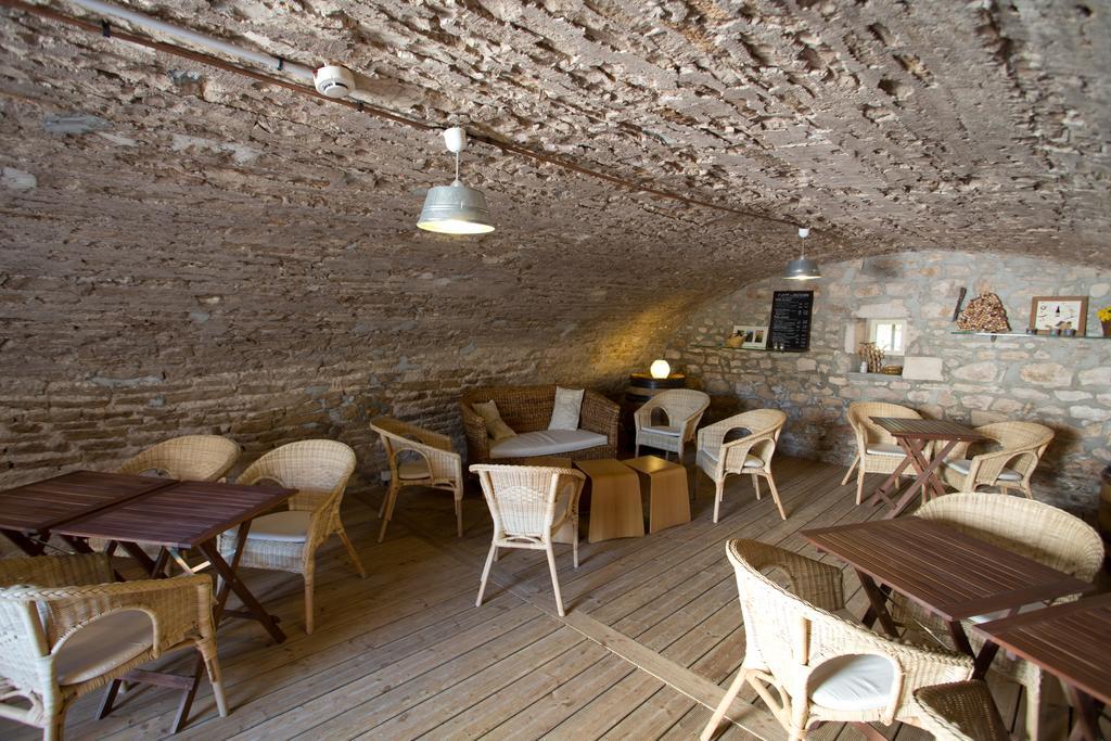 Hotel L'Oree Des Vignes Gilly-lès-Cîteaux Екстериор снимка